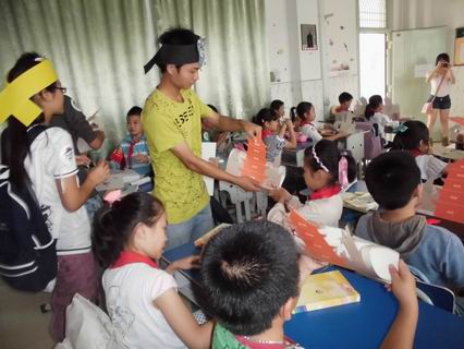 调整大小 陈小慧摄    讲解膳食宝塔.JPG